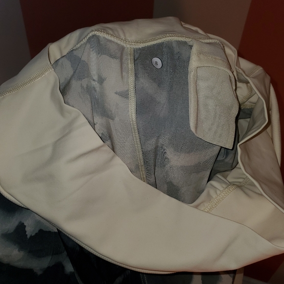 Lululemon Women's Dance To Yoga Crop Pant - Picture 8 of 8